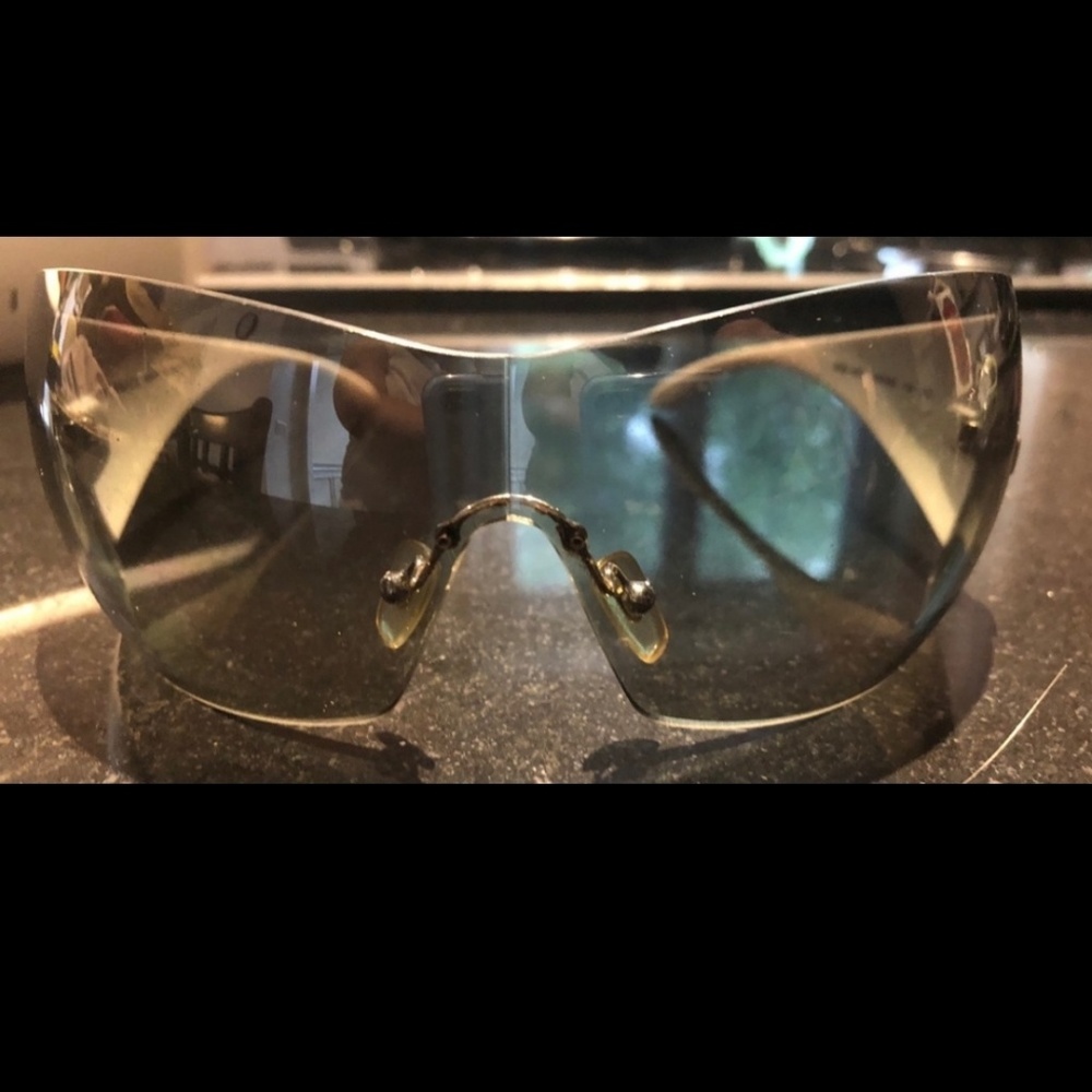 Verses sunglasses
